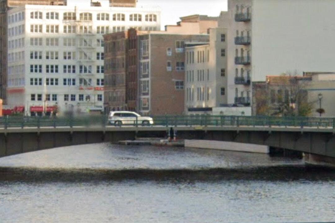 Man Vacationing in Milwaukee Dies in Fall From Drawbridge