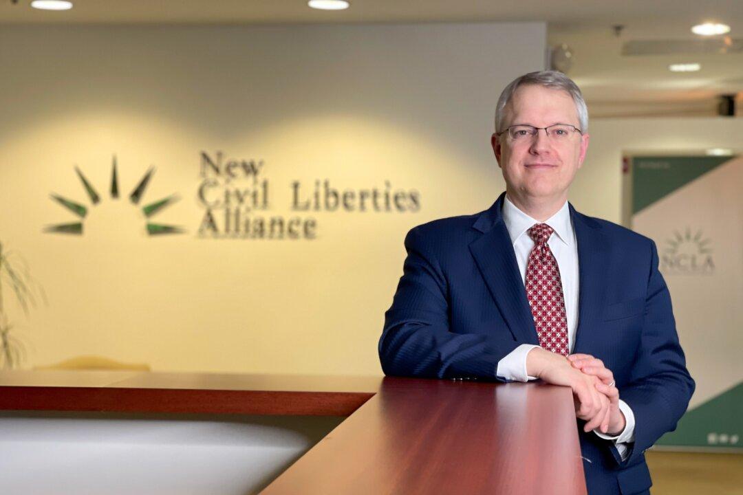 Lawsuits Coming for Entities That Don’t Change COVID Mandates After CDC Update: Lawyer