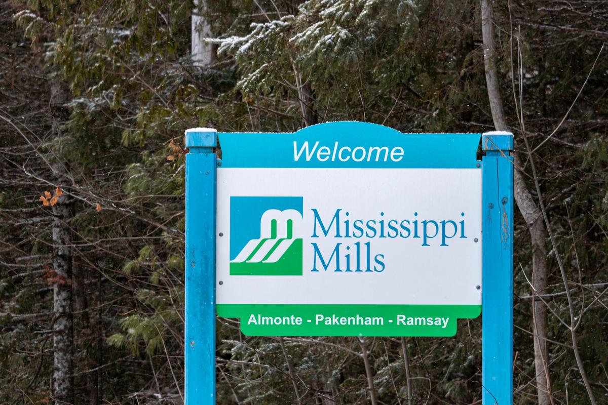 Ontario Councillor Suspended for Non-Compliance With Municipal Vaccine Mandate