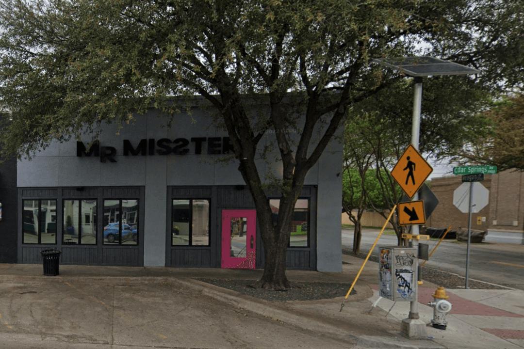 Texas Decides to Investigate Bar for Hosting Drag Show for Children