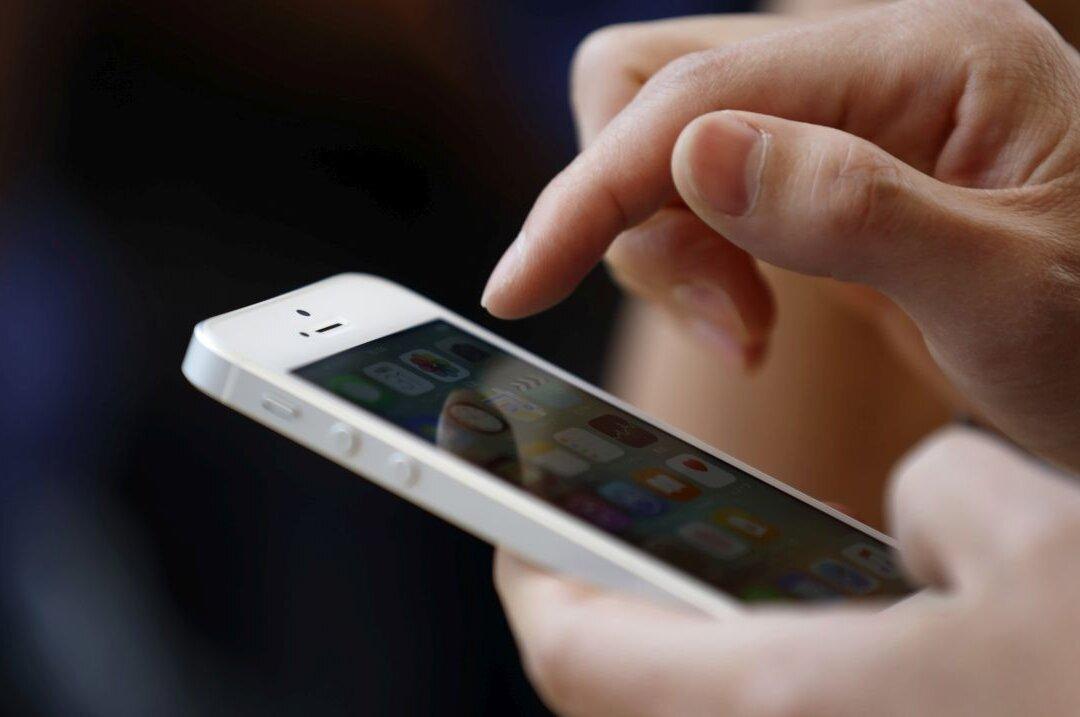 Politicians Opt for New Tools to Reach Young Voters