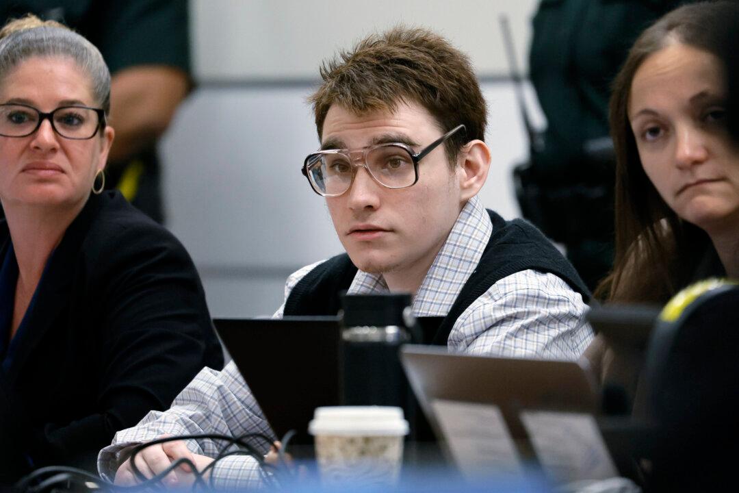 Defense Urges Florida Jury to Spare Life of Parkland School Shooter