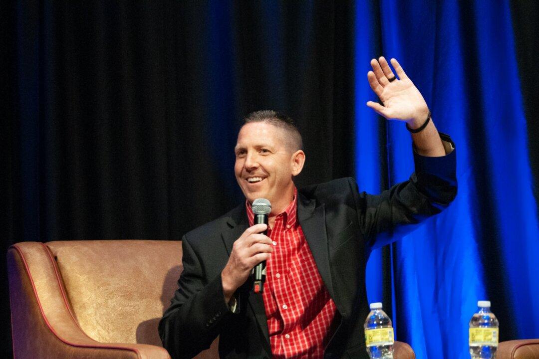 Brecheen Wins Oklahoma GOP Congressional Runoff to Replace Markwayne Mullin