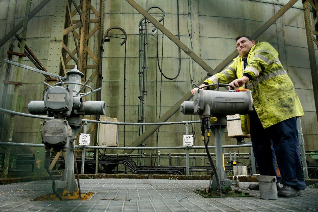 British Industry Faces Gas Shortages in Winter, Warn Experts