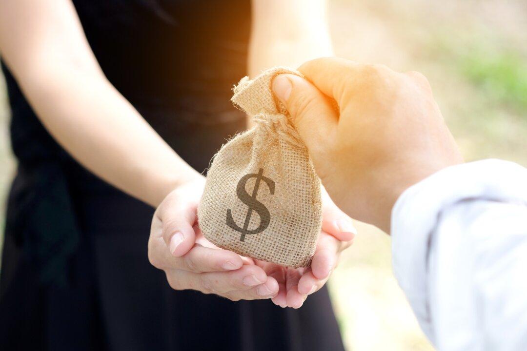 The Smart Way to Lend Money to Family and Friends