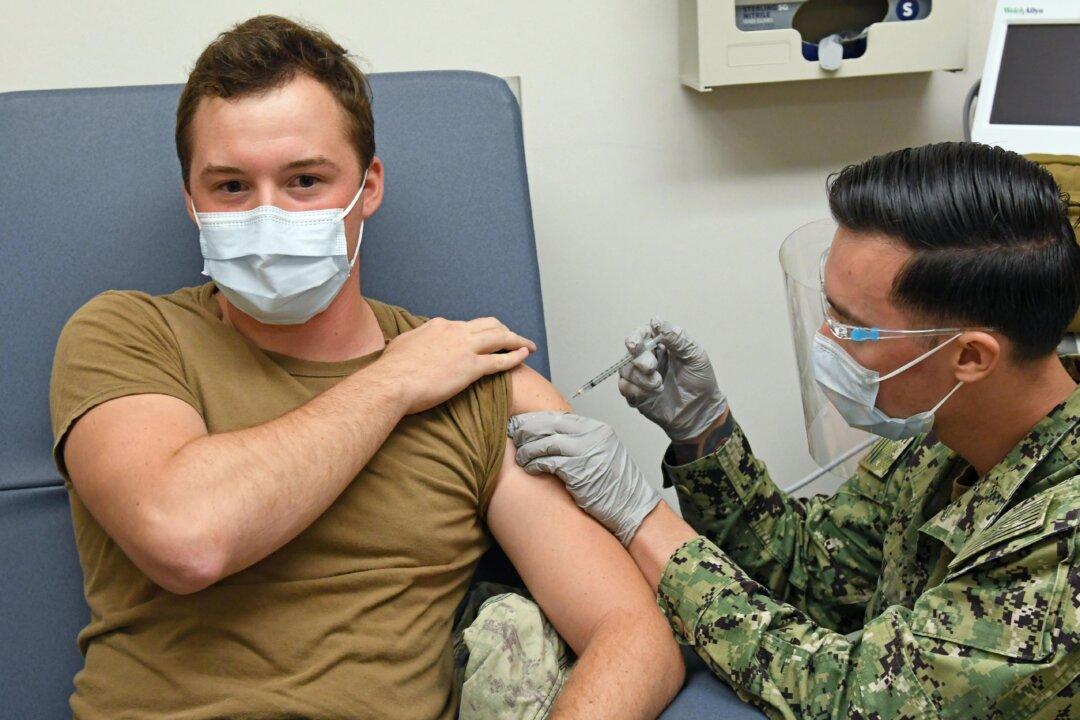 Retired Vice Admiral Calls on Coast Guard to Suspend Vaccine Mandate Before ‘Workforce Grows Too Weak’