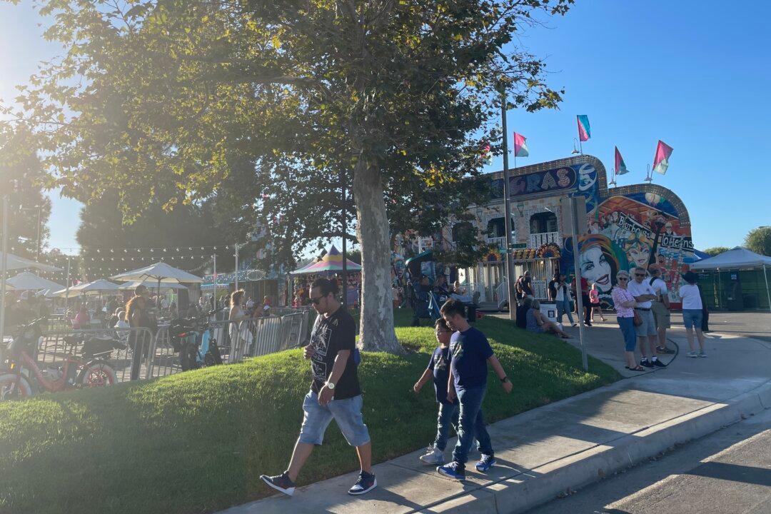 Laguna Niguel’s First Ever ‘Sea Country’ Festival Draws Happy, Large Crowd