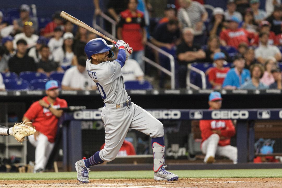 Alcántara Hurls 4th Complete Game, Marlins Top Dodgers 2–1