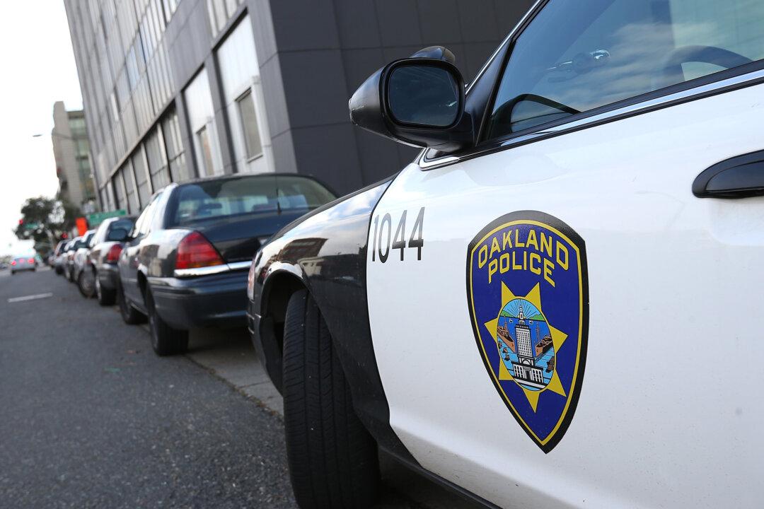 2 People Fatally Shot and Bicyclist Killed in Oakland, California