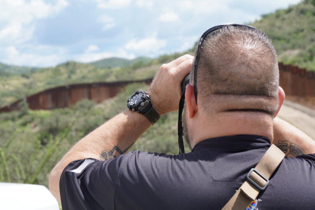 Cartels Lure US Citizens With Money to Smuggle Illegal Aliens in Arizona