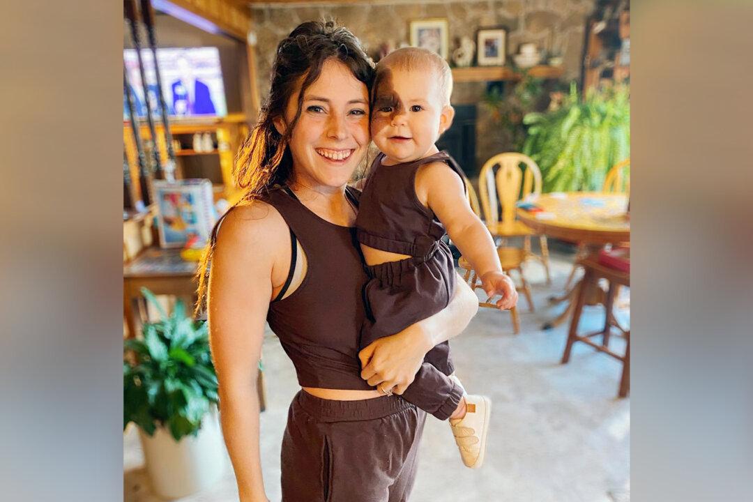 Mom Empowers Daughter Born With Rare Birthmark, and Shares Her Unique Beauty With the World