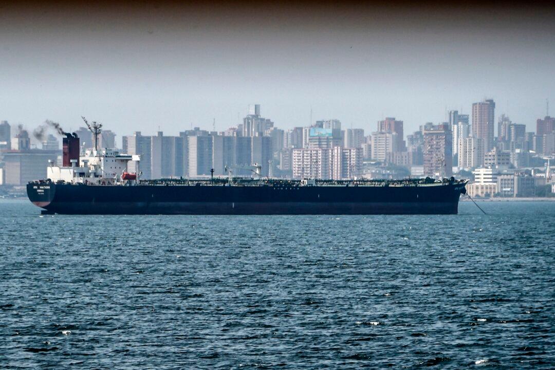 China Busts US Sanctions on Venezuela—and America Says Nothing