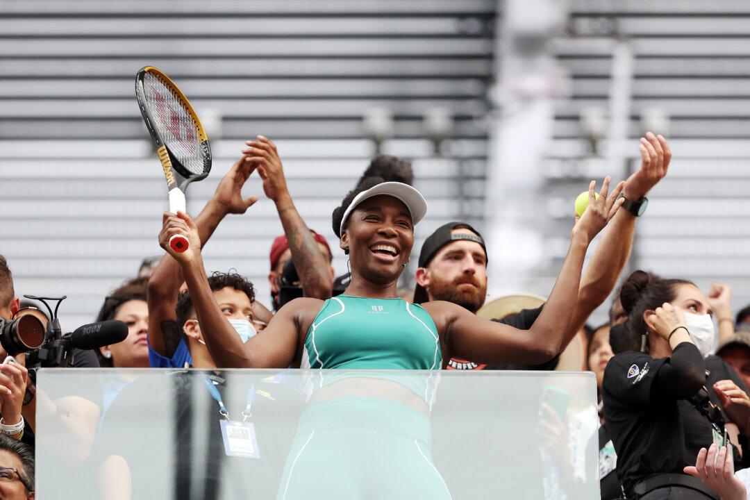 US Open Roundup: Venus Williams Out in US Open 1st Round