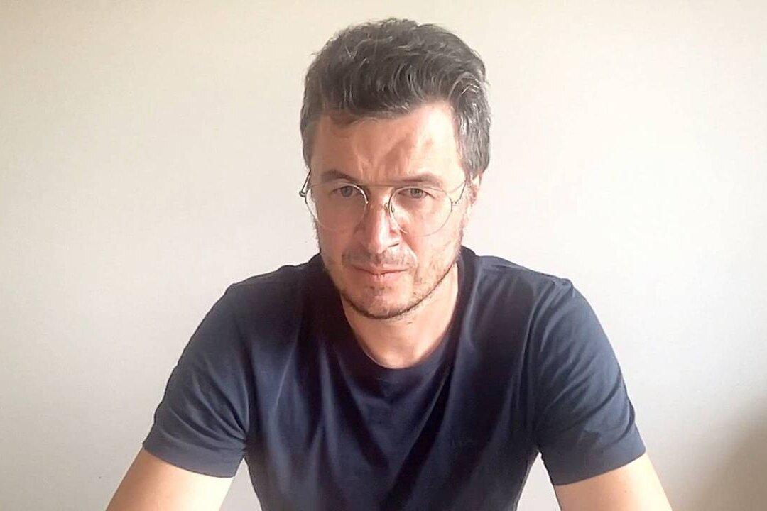 Dissenting Voices Must Speak Out to Extricate Society From the Grip of Mass Formation: Clinical Psychologist