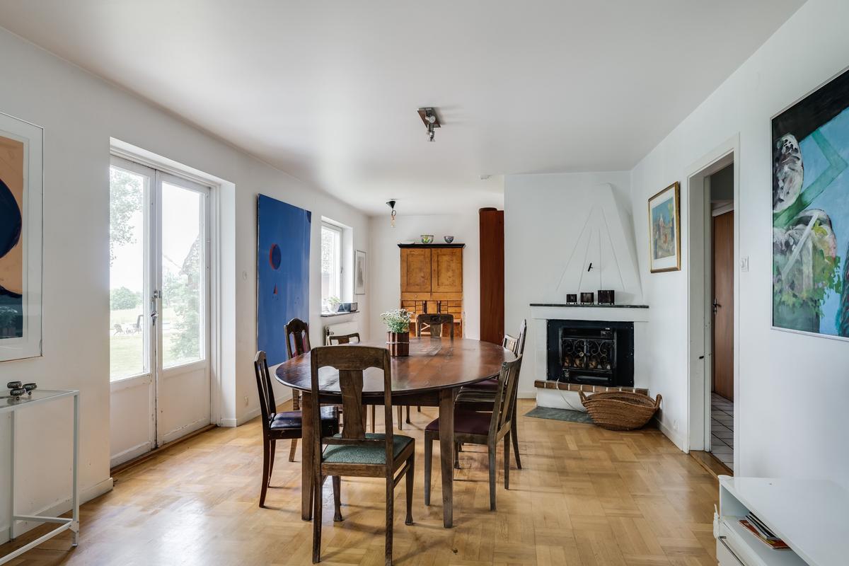 The guest house is simple, yet well-equipped to ensure guest comfort. (Courtesy of Sweden Sotheby’s International Realty)