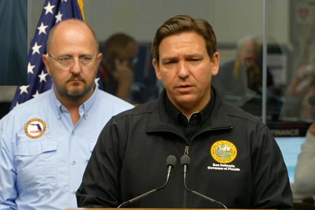 DeSantis Declines to Address 2024 Speculation: ‘Chill Out’