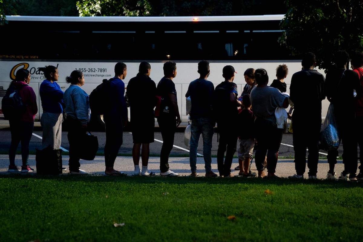 Texas Gov. Greg Abbott Begins Busing Illegal Immigrants to Chicago