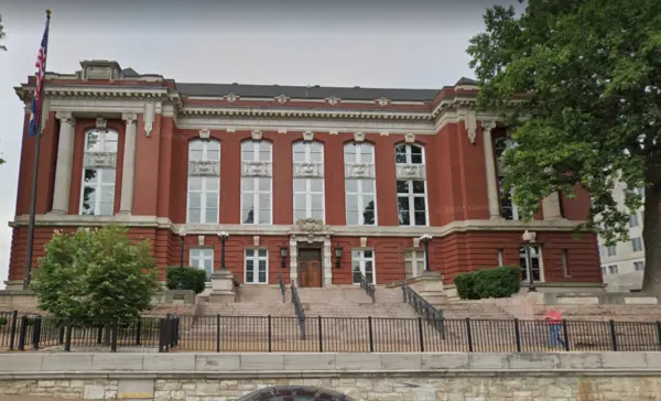 LIVE NOW: Missouri Supreme Court to Hear Arguments Over New Electoral Map