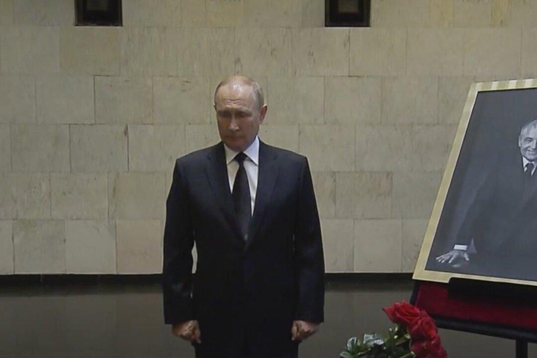 Putin Pays Tribute to Gorbachev but Won’t Attend His Funeral