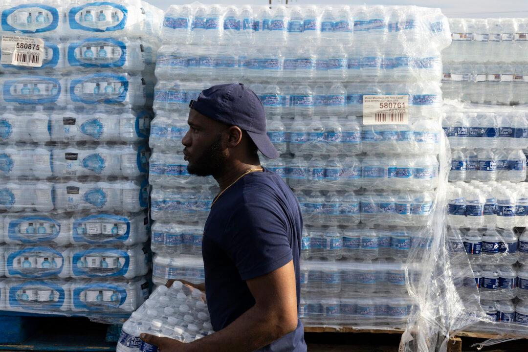 600 Mississippi National Guardsmen to Help Distribute Water in Jackson Amid Ongoing Crisis