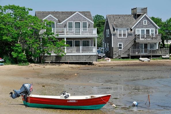 Book Review: ‘The Hotel Nantucket’: A Sizzling Summer Treat
