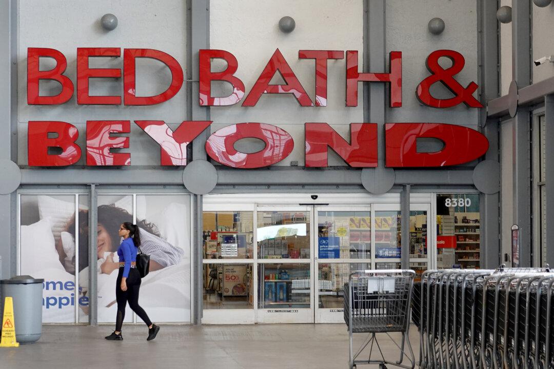 Bed Bath & Beyond Shares Tumble as Company Says ‘Substantial Doubt’ It Can Continue