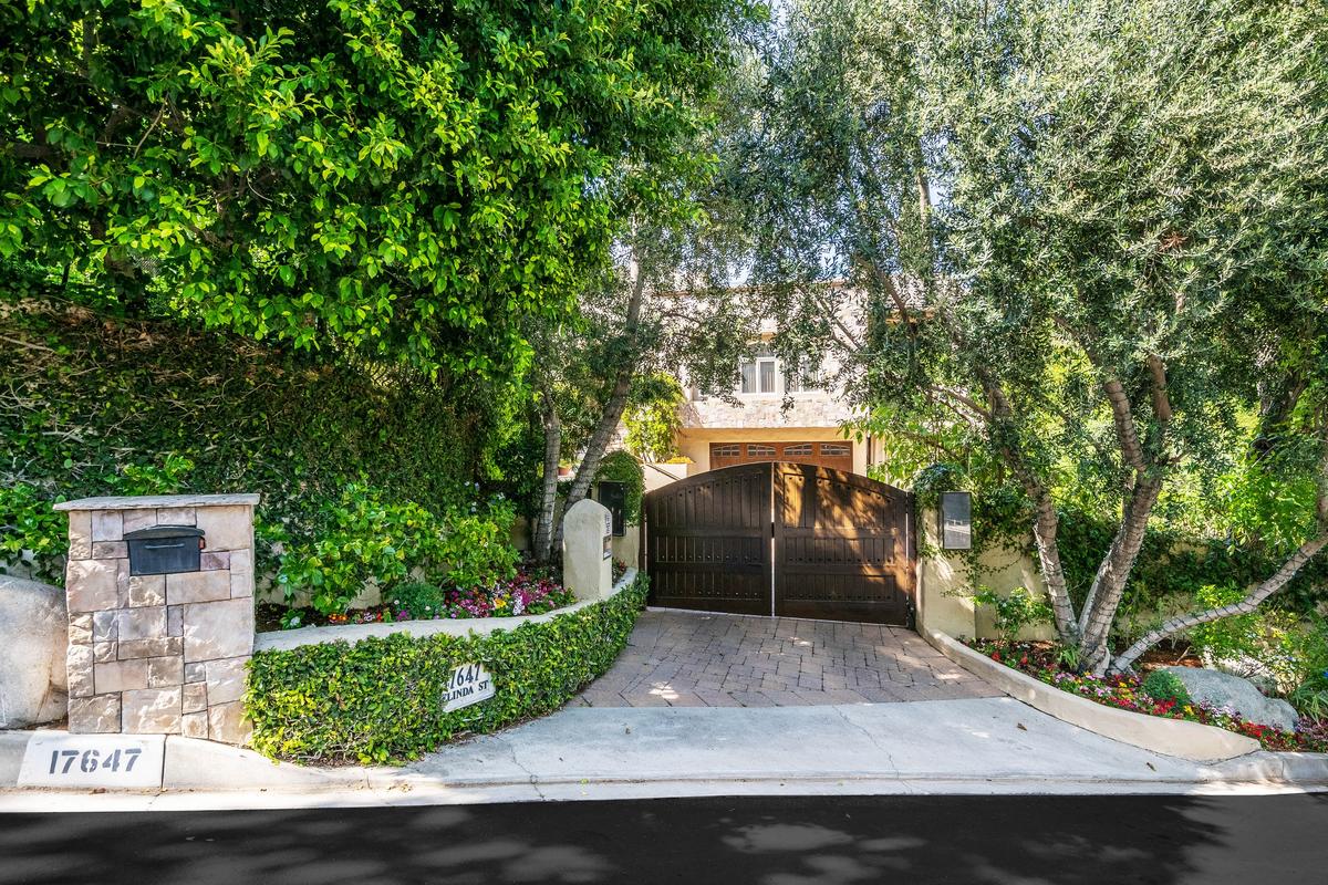 A Classic Encino Home