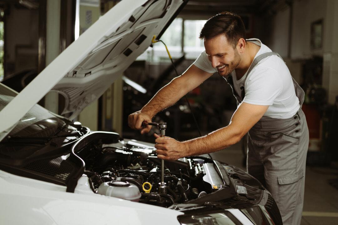 Need Extra Cash? Here Are the 10 Best-Paid Side Hustles in Canada