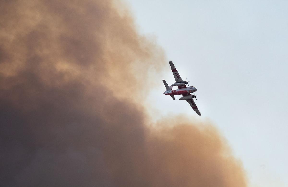 Southern California Fire Burns 27,000 Acres, Under Extreme Weather Warning