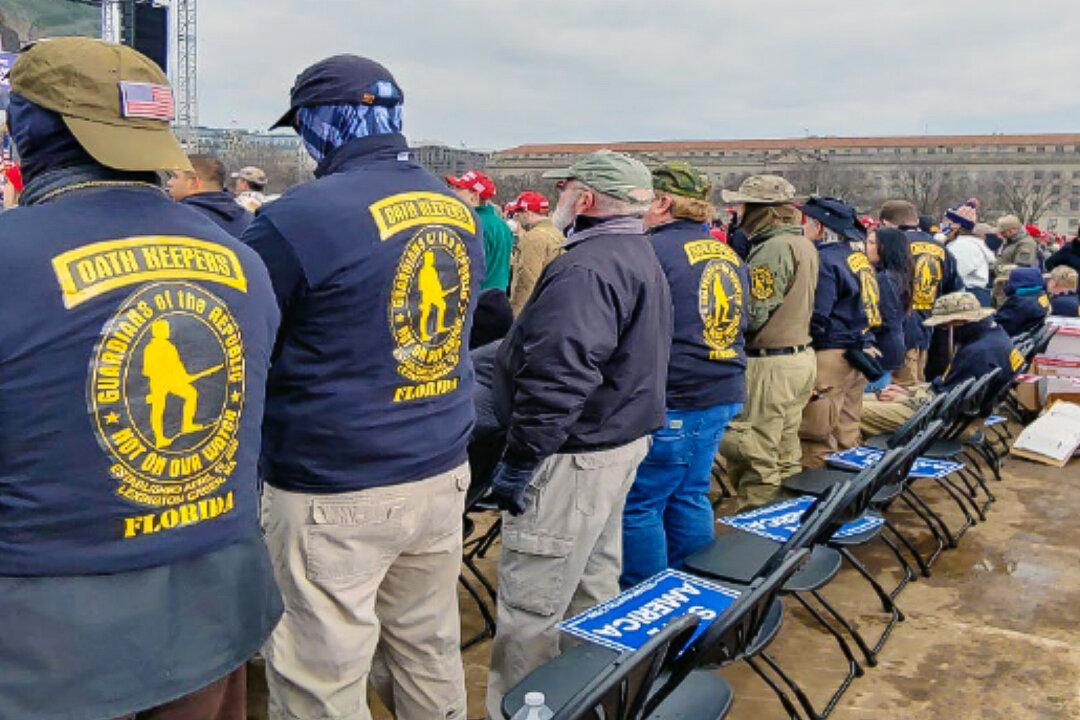 Oath Keeper Witness Says He Went to Capitol to Help If Things Got Out of Control