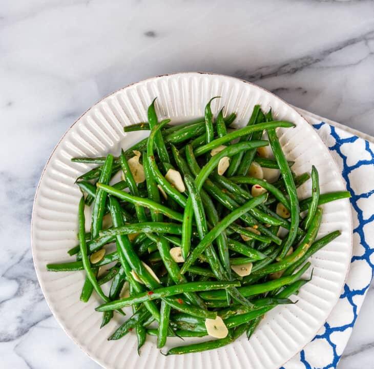 15-minute Garlic Green Beans Are a Forever Favorite Side Dish