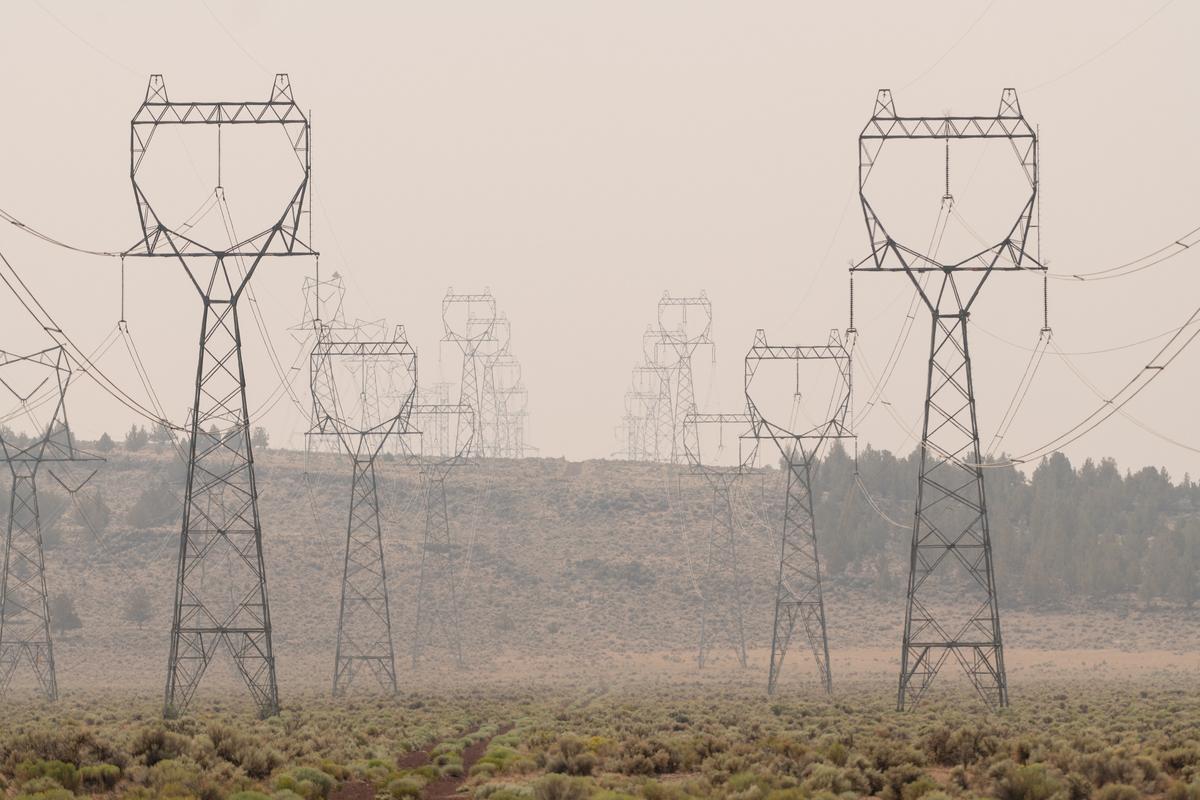 Oregon Facing Widespread Power Shut-offs as State Experiences ‘Critical Fire Weather’