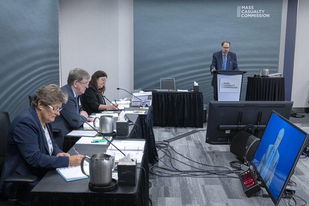 NS Inquiry: Senior RCMP Officer Pushed to Withhold Police Safety Bulletin on Killer