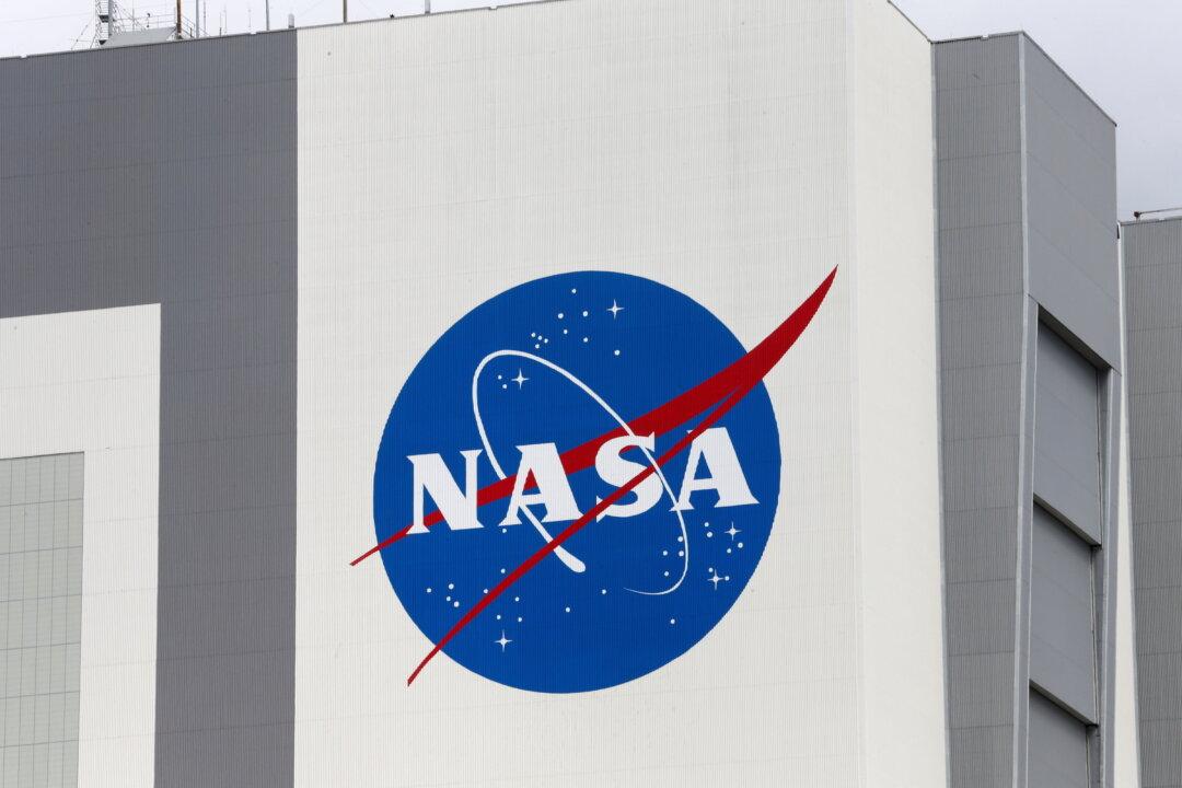 NASA Prepares for Monday Asteroid Strike