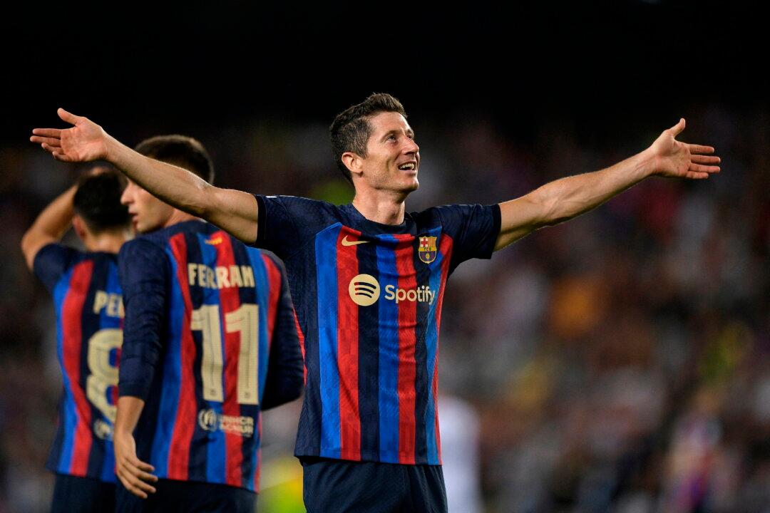 Barcelona’s Lewandowski Bags Hat-Trick in Champions League Bow