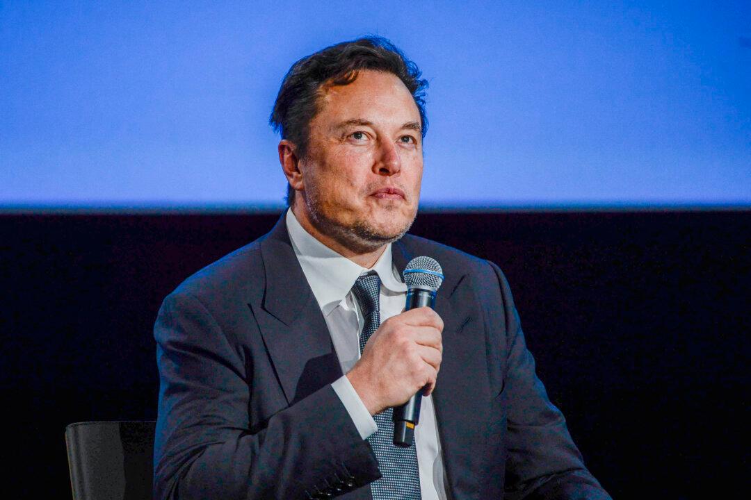 ‘Rich Dad Poor Dad’ Author Says He Loves Elon Musk for Taking Over Twitter: ‘Conservatives Need to Fight Back’