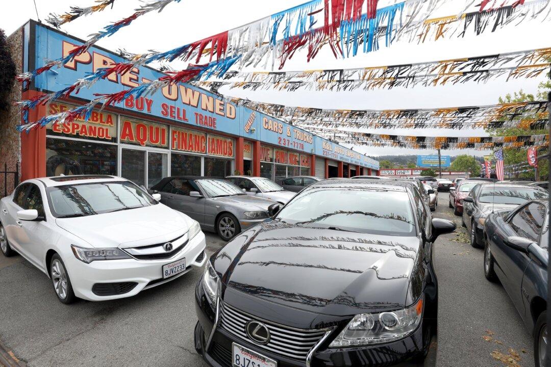 Americans Still Face Used-Car Sticker Shock Despite Dip in Wholesale Prices
