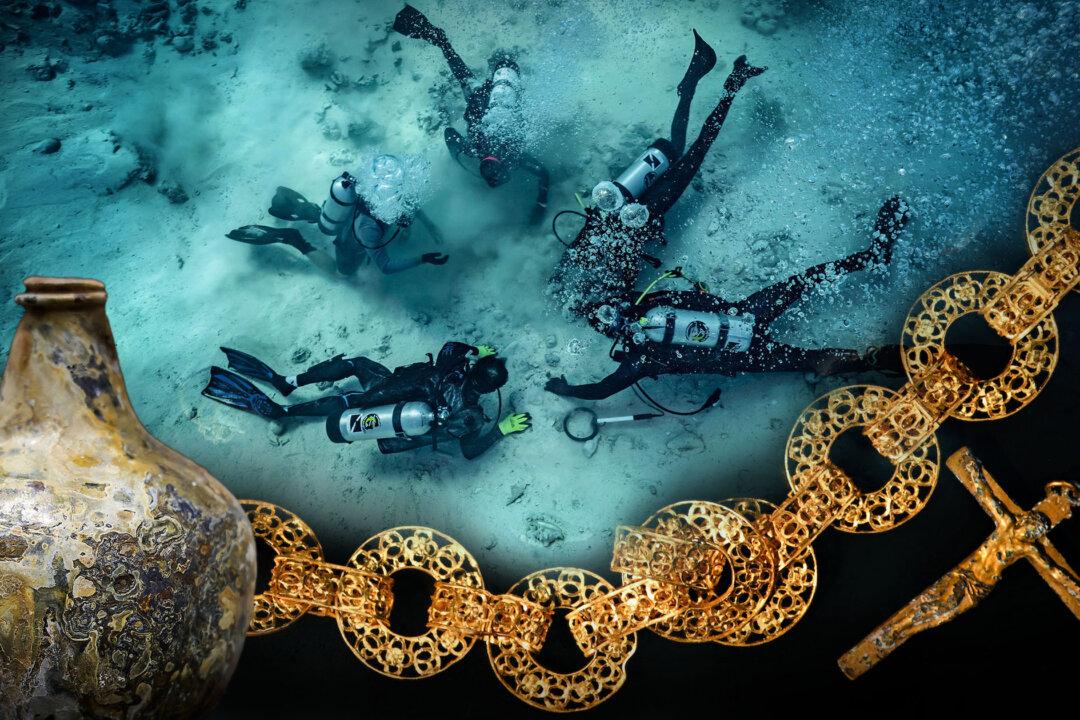Jaw-Dropping Sunken Treasure From 17th-Century Spanish Shipwreck Showcased for the First Time in Bahamas