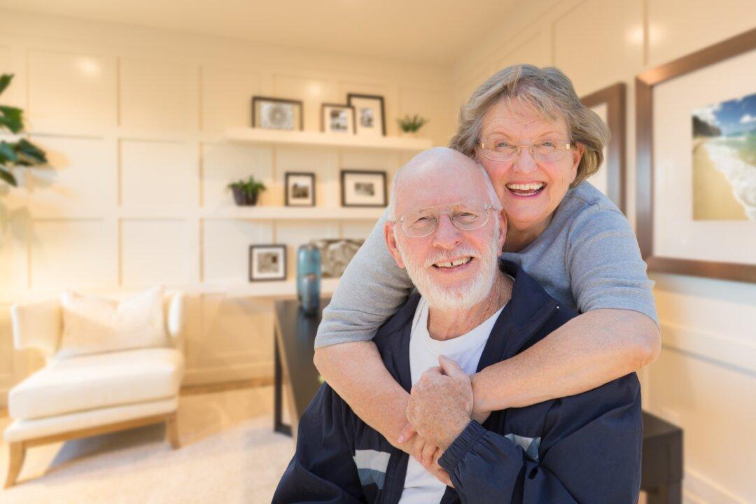 7 Tips For Keeping Harmony In Your Relationship If One Spouse Retires First