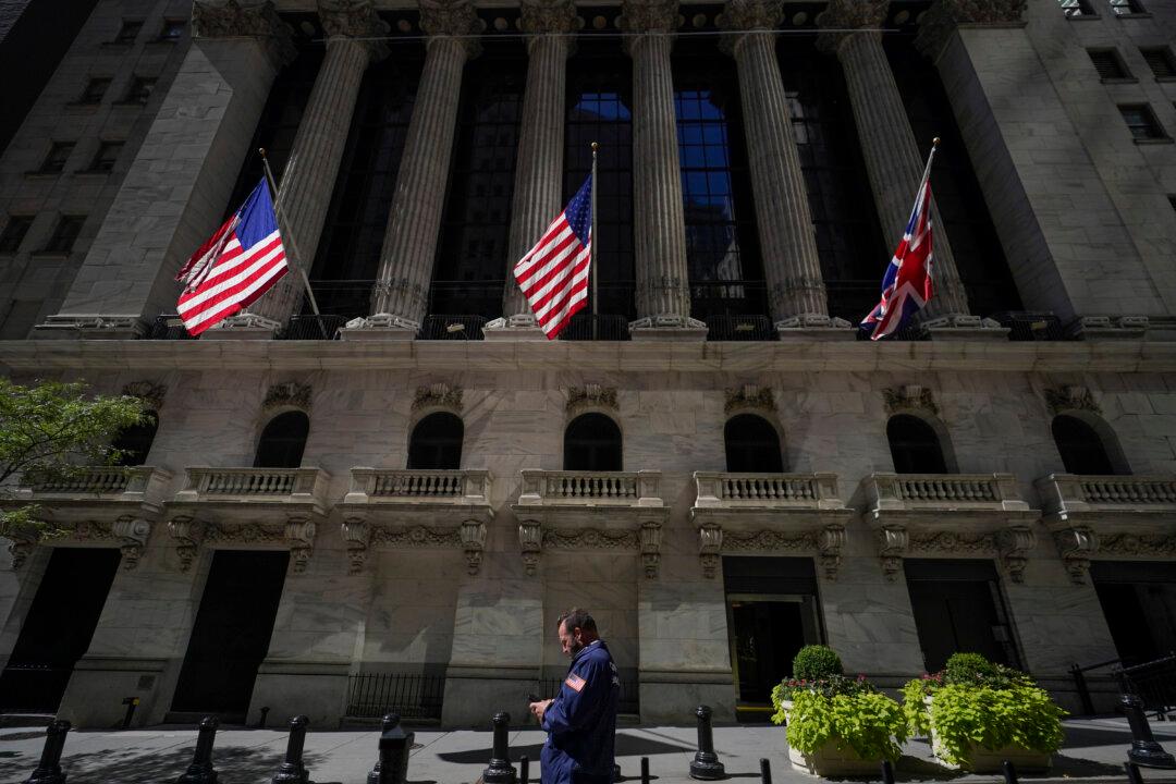Wall Street Opens Lower, Railroads Climb as Strike Averted