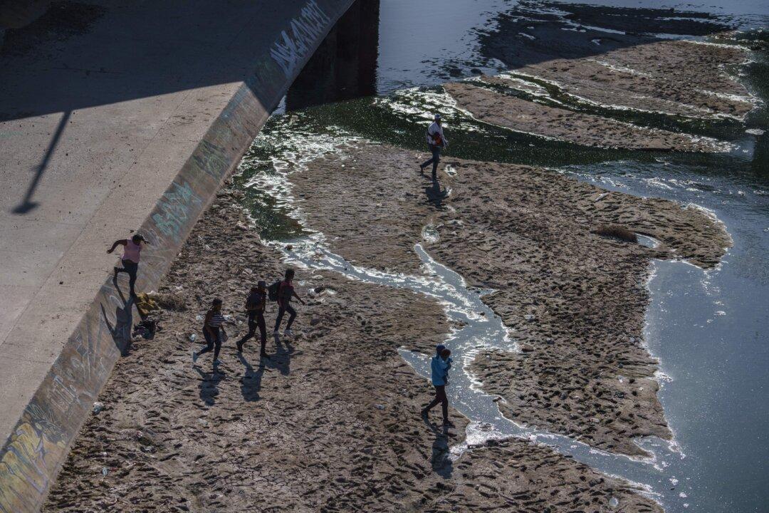 El Paso to Spend $2 Million Sending Illegal Immigrants Away From City