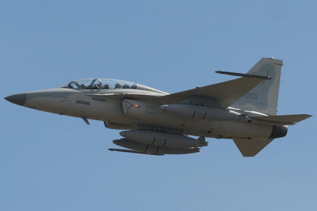 Poland, South Korea Seal $3 Billion Military Aircraft Deals