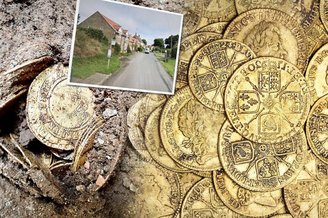 Homeowner Finds Gold Coins From King James I Era Under Floorboards Amid Kitchen Reno, to Fetch $290,000