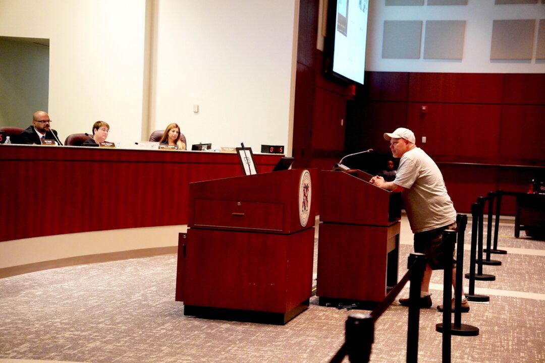 Loudoun County School Board Fires Superintendent Over What Grand Jury Says Is ‘Stunning Lack of Openness’