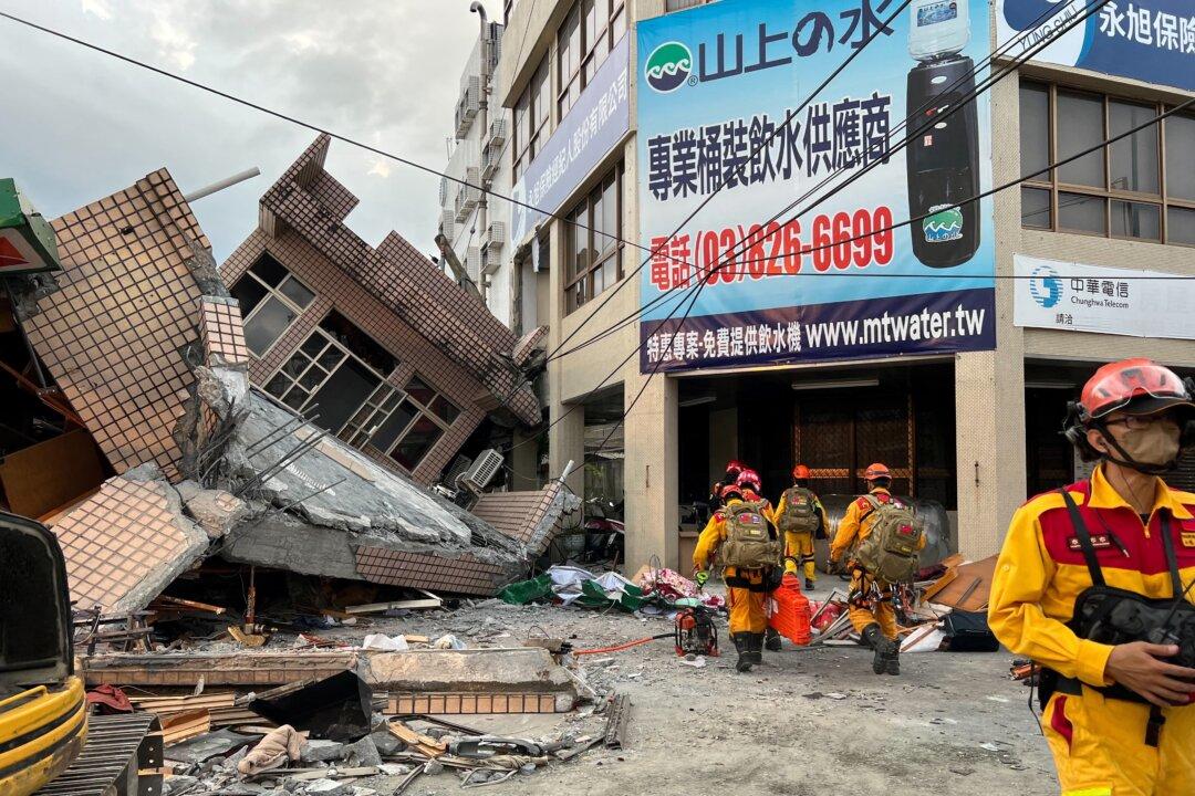 Southeast Taiwan Hit by Strong Earthquake; Building Collapses, Trains Derailed
