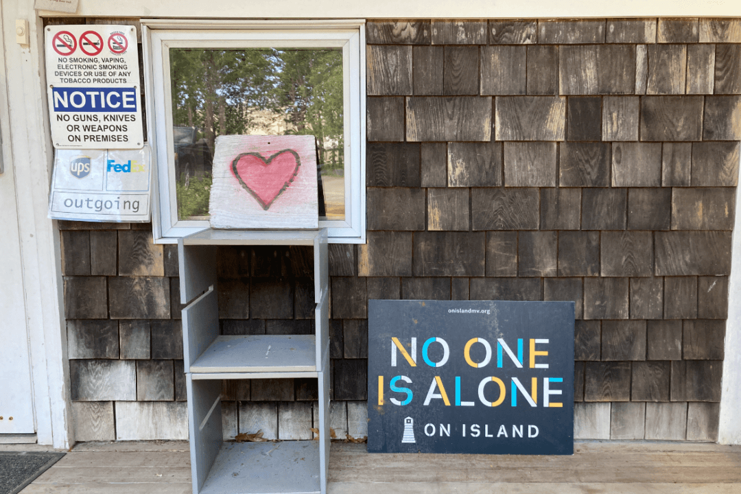 Martha’s Vineyard Newspaper Lists 50 Job Ads Despite Claims of No Work on Island