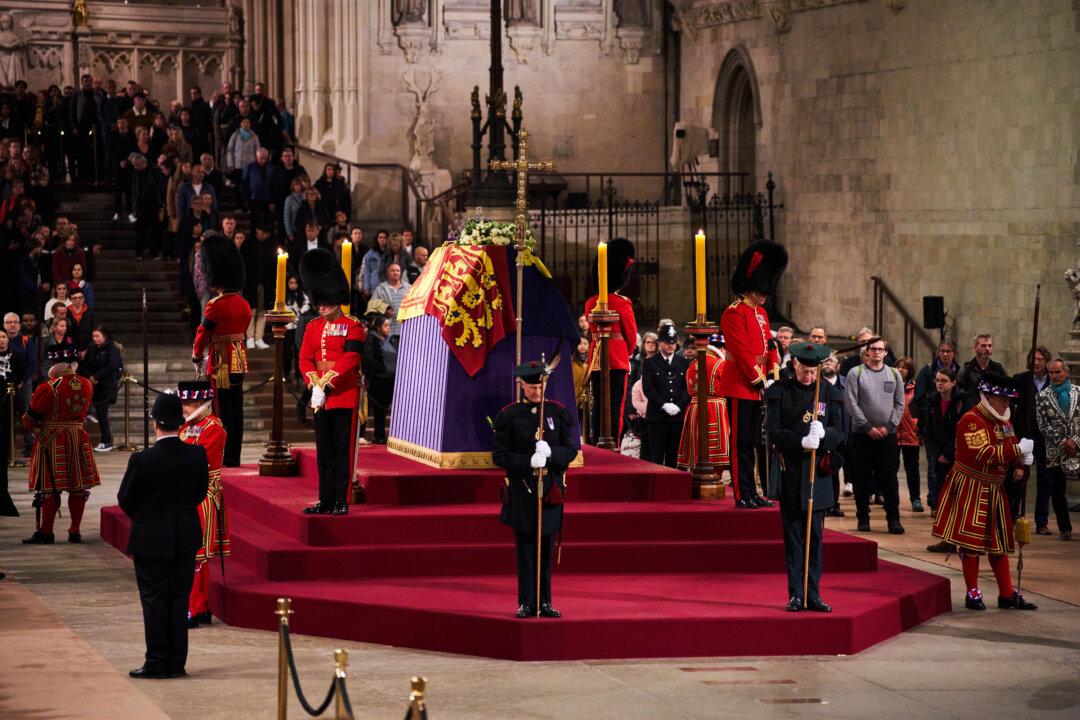 A Quarter of a Million People Filed Past Queen’s Coffin in London to Pay Last Respects