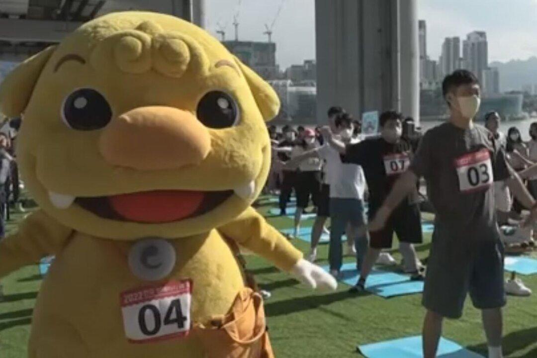 Space-Out Competition Draws South Koreans Ready to Zone Out