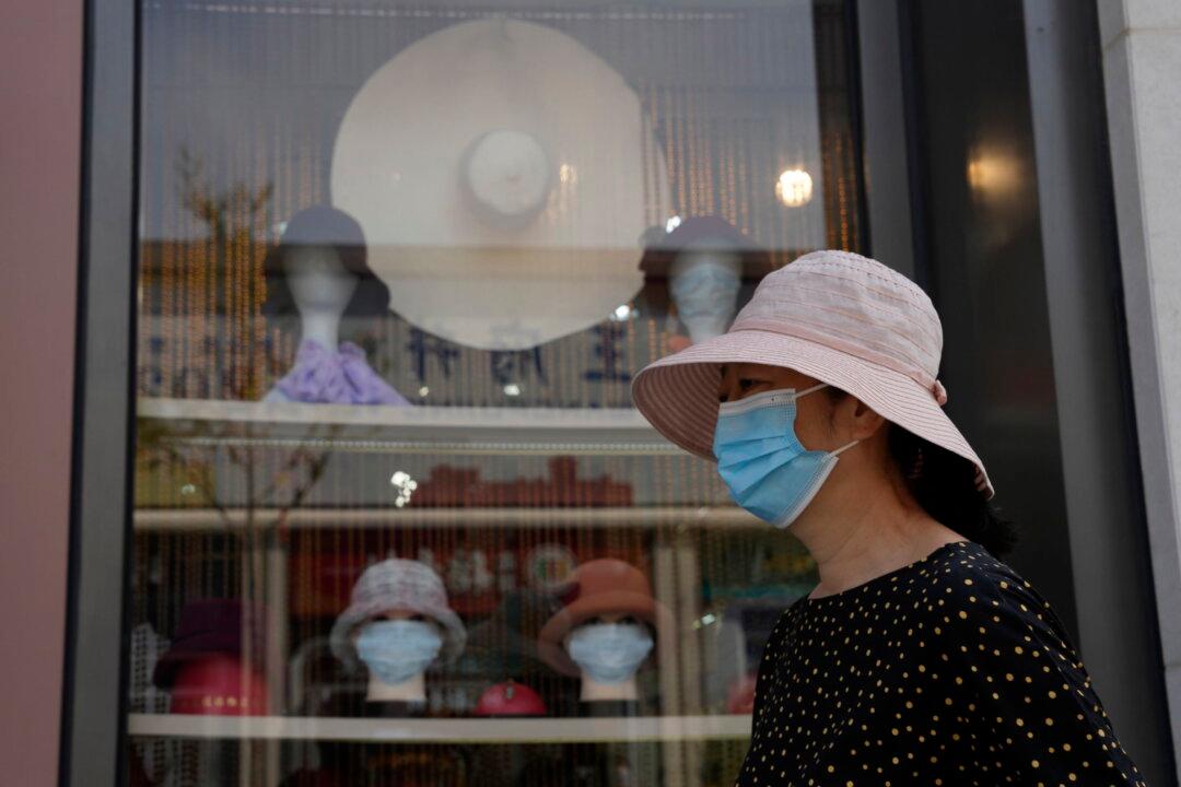 China Quarantines College Students Under Strict COVID-19 Policy