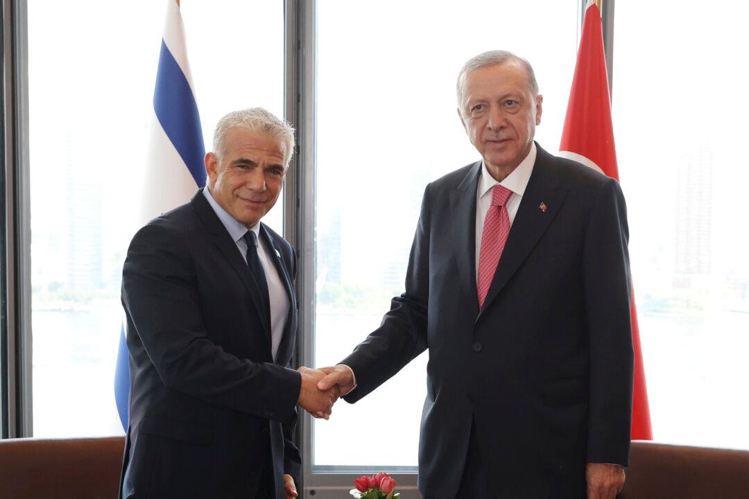Israeli PM Meets Turkish President, First Time in 14 Years